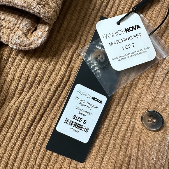 Fashion Nova Button up with Pant set - Picture 3 of 8